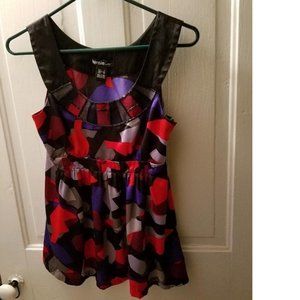 NEW Kensie Pretty Red, Purple, White, Mauve Art Deco Design Size: Small Women's